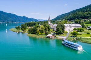Wandern in Kärnten Ossiacher See mit Stift Ossiach