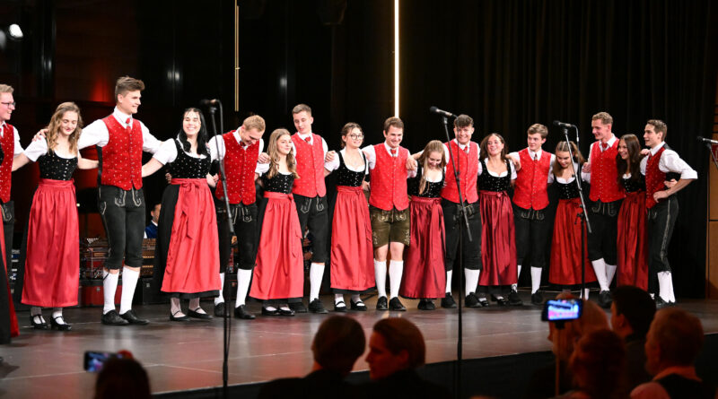 Veranstaltungen, 2023- 11-04, Velden Casino, Velden singt,musiziert und tanzt