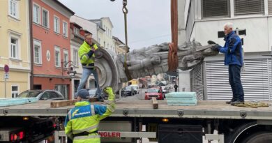 Hemma von Gurk Skulptur in Klagenfurt