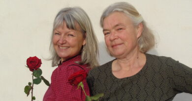 Martina Kircher und Gudrun Rathke lesen am 25. Juni im Dinzlschloss