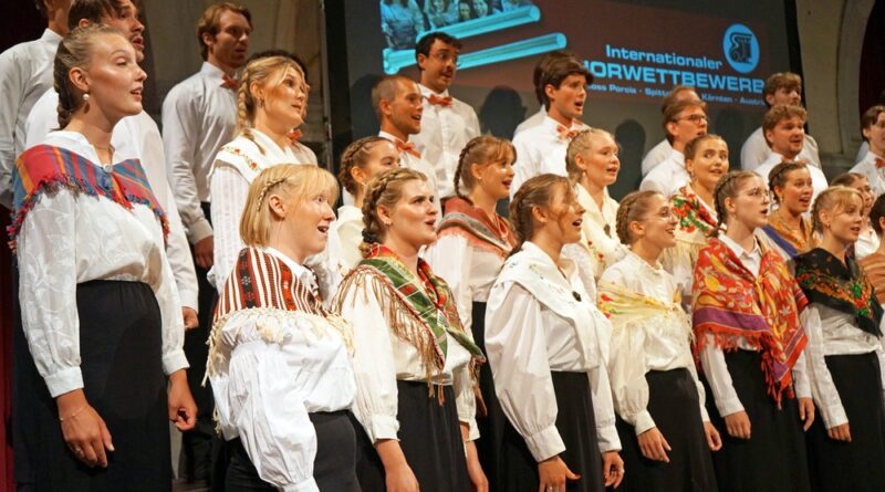 Beim 58. Internationalen Chorwettbewerb im Schloss Porcia lieferten sich Chöre aus sechs Ländern einen beeindruckenden musikalischen Wettstreit vor einer internationalen Jury