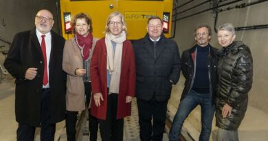 Gruppenfoto im Koralmtunnel: Matthä, Lackner, Gewessler, Amon, ÖBB Projektleiter Klaus Schneider, Gaby Schaunig