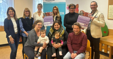 Das Organisationsteam mit den Gesundheitsreferenten Dr. Beate Prettner und Mag. Franz Petritz in der Elternberatungsstelle Welzenegg.