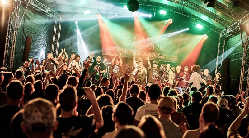 Der Kulturverein Wolfsrock veranstaltete Ende Dezember zum zehnten Mal ein Rock- und Metalkonzert (die bekannte "Christmas in your Heart Show") für den guten Zweck