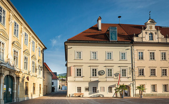 Zeitreise durch die Kultur des Bienenvolks