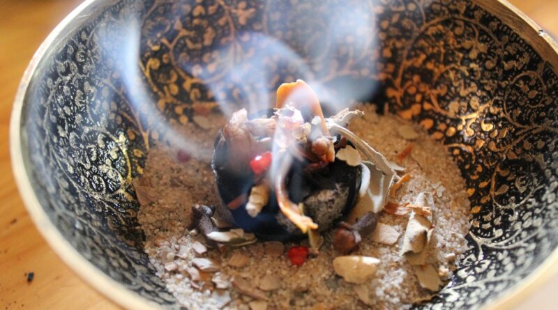 Osterbrauchtum Räuchern - Schloss Krastowitz