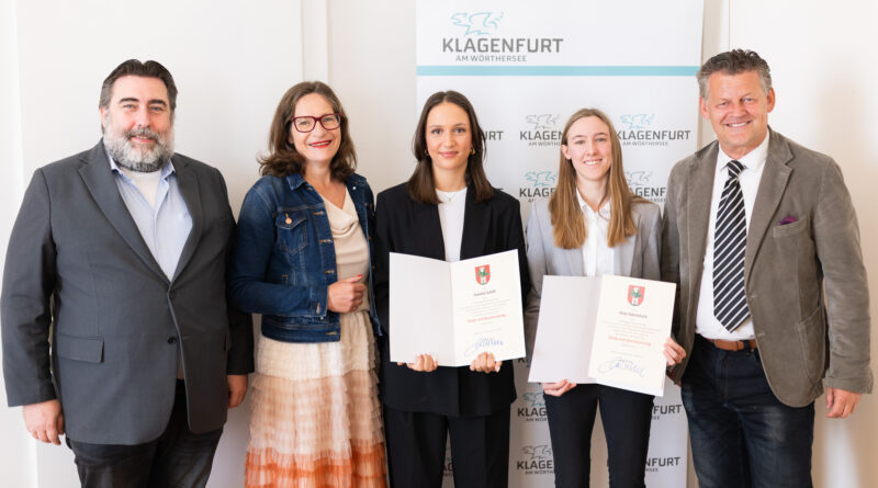 Ehrung Damen-Eishockeyteam