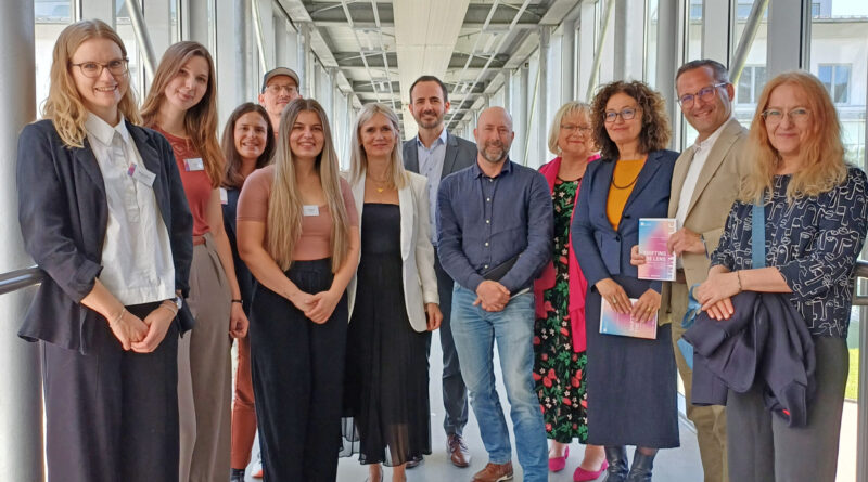 Shifting the lens - AAU Klagenfurt