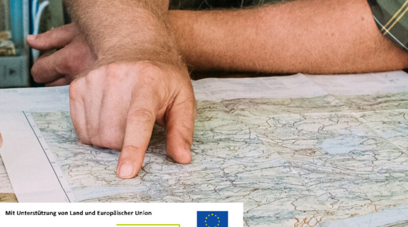 Orientierung mit Karte und Kompass