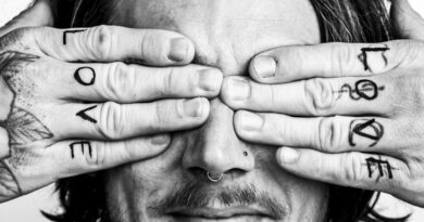 Love Love Love - Nina Hader