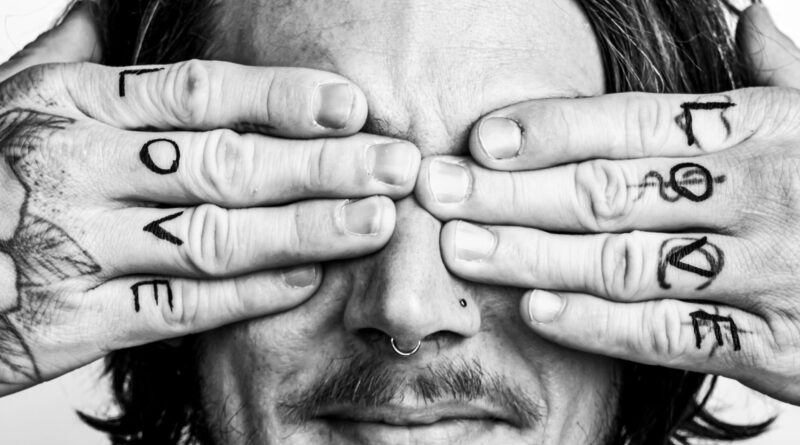 Love Love Love - Nina Hader