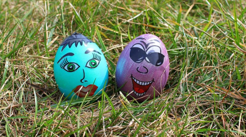 Ostereier bemalen im Park