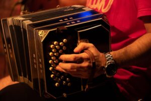 Tango Nuevo, Bossa Nova, Vals, Swing