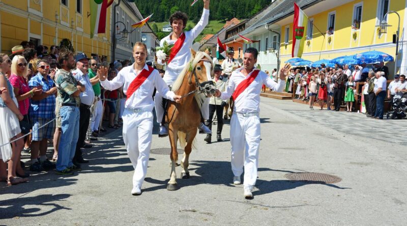 Kranzelreiten Weitensfeld
